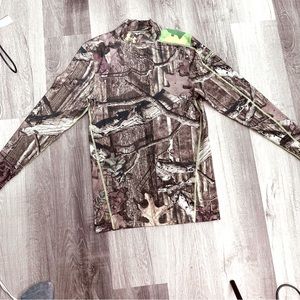 Under Armour Top men’s camouflage long sleeve neck filter size L